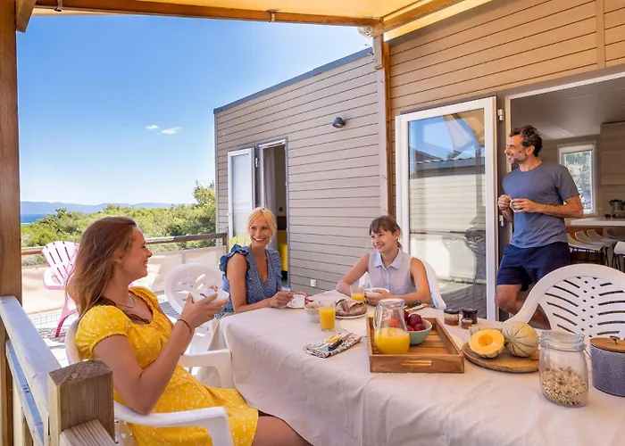 Tikayan Le Méditerranée - Maeva Campeggio